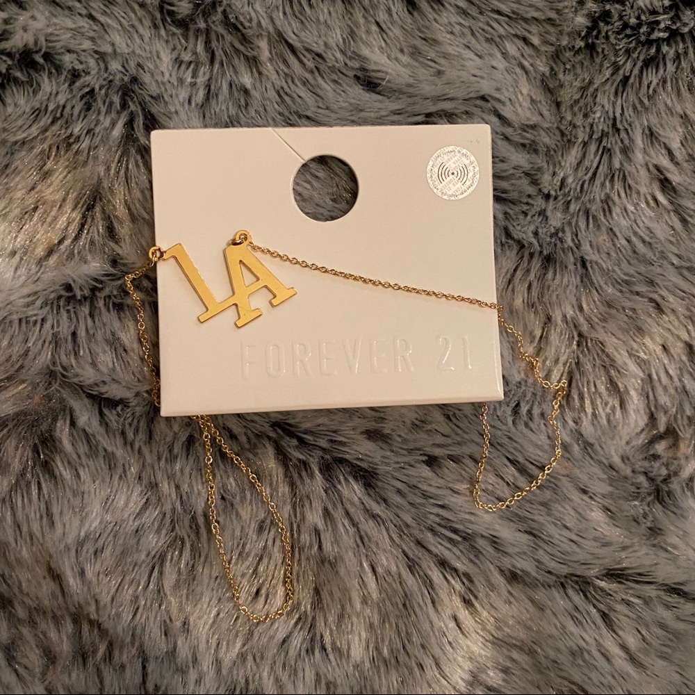 NEW Forever 21 LA Necklace